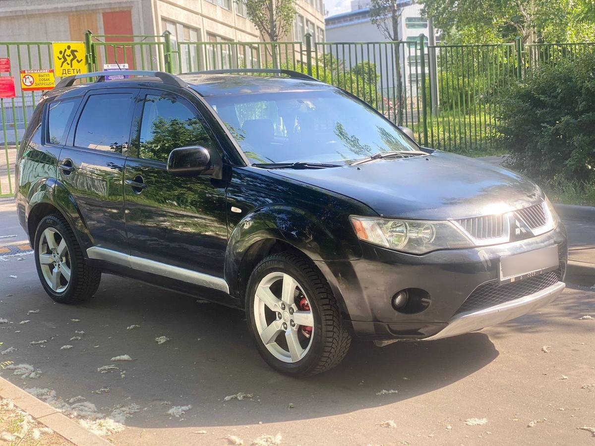 Купить Mitsubishi Outlander II внедорожник 5 дв., 2008 года, цвет: Черный,  за 785000 руб. в Санкт-Петербурге